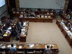 rapat-kerja-pemerintah-dan-dpr-membahas-ruu-pesantren-di-kompleks-parlemen.jpg