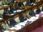 rapat-kerja-pimpinan-kpk-dengan-komisi-iii-dpr-ri-di-jakarta_20160614_182131.jpg