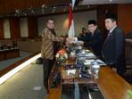 rapat-paripurna-dpr-ri_20160908_140118.jpg