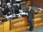 rapat-paripurna-dpr-ri_20161005_112551.jpg