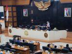 rapat-paripurna-dprd-jawa-barat-menyetujui-dan-menetapkan-2-peraturan-daerah.jpg