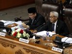 rapat-paripurna-pasca-pengunduran-diri-setya-novanto_20151217_222052.jpg