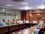 rapat-pleno-yang-dihadiri-pengurus-harian.jpg