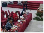 rapat-rekapitulasi-di-kpu.jpg