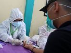 rapid-test-petugas-tps-untuk-pilkada-tangsel_20201130_165912.jpg