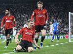 rasmus-hojlund-tengah-merayakan-gol.jpg
