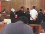 ratna-sarumpaet-disidang.jpg