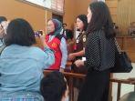 ratna-sarumpaet-usai-sidang-dengan-agenda-pemeriksaan-terdakwa.jpg