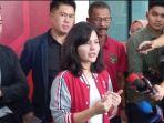ratu-tisha-saat-mendaftarkan-diri-sebagai-wakil-ketua-umum-pssi.jpg