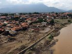 ratuan-rumah-hancur-di-garut_20160922_170240.jpg