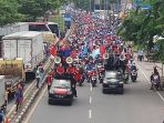 ratusan-buruh-tolak-uu-omnibus-law-kembali-aksi_20201022_142856.jpg