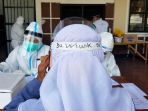 ratusan-guru-smp-di-surabaya-ikuti-tes-rapid-dan-swab_20200803_170642.jpg