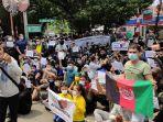 ratusan-imigran-afghanistan-yang-menggelar-aksi-di-depan-kantor-unhcr-12341.jpg