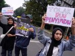 ratusan-jurnalis-bandung-tolak-ruu-penyiaran_20240528_212233.jpg