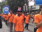 ratusan-juru-parkir-gelar-aksi-di-car-free-day-solo-sosialisasikan-anti-pungli_20161106_111119.jpg
