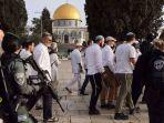 ratusan-pemukim-ilegal-israel-menyerbu-kompleks-masjid-al-aqsa-pada-25-april-2024.jpg