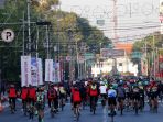 ratusan-pesepeda-ikuti-goes-jelajah-wisata-hut-polisi-militer_20190810_202901.jpg