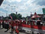 ratusan-petani-dari-kota-medan-menggelar-aksi-jalan-ka.jpg