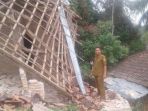 ratusan-rumah-di-kabupaten-lebak-banten-ambruk_20180123_213248.jpg
