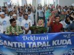 ratusan-santri-jawa-timur-yang-tergabung-dalam-santri-tapal-kuda.jpg