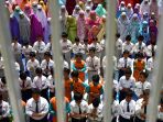 ratusan-siswa-sd-muhammadiyah-6-gadung-gelar-sholat-istisqo_20191022_180204.jpg