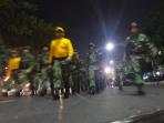 ratusan-tentara-arhanudse-jalan-malam-dikira-bubarkan-balapan-liar_20150627_191345_20150627_195805.jpg
