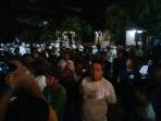 ratusan-warga-adat-tak-terima-dan-melurug-ke-markas-kepolisian-polda-bali_20160907_224134.jpg