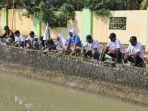 rayakan-hut-ke-78-ri-lomba-mancing-ala-nelayan-relawan-ganjar-rekatkan-keakraban-warga-di-lampung.jpg