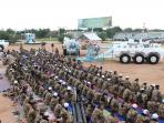 rayakan-idul-fitri-di-darfur-pasukan-garuda-tni-gelar-makan-bersama_20160707_182710.jpg