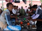 rayakan-iduladha-muslim-rohingya-di-aceh-menangis-haru-ingat-keluarga_20180822_174603.jpg