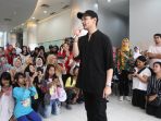 rayakan-ultah-afgan-ditemani-rossa-hibur-pasien-rscm_20180528_145848.jpg