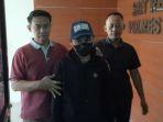rb-pria-berjaket-ormas-yang-memalak-sopir-truk-jadi-tersangka.jpg