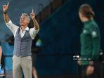 reaksi-pelatih-polandia-asal-portugal-paulo-sousa-di-tepi-lapangan-usai-melawan-spanyol.jpg