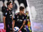 reaksi-penyerang-juventus-federico-chiesa-dan-paulo-dybala.jpg