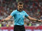 reaksi-wasit-jerman-daniel-siebert-selama-pertandingan-sepak-bola-final-piala-arab-fifa-2021.jpg