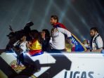 real-madrid-rayakan-juara-kompetisi_20170522_185300.jpg