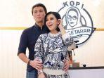 reino-barack-tirukan-syahrini-promosi-usaha-sang-mertua-dengan-bahasa-sunda.jpg