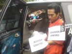 reka-ulang-asworo-martinus-menyeret-jasad-calon-istrinya-s_20170712_153321.jpg