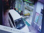 rekaman-cctv-aksi-pengambilan-paksa-jenazah-covid-19-dari-rsud-dr-harjono-ponorogo.jpg