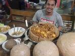rekomendasi-restoran-dengan-menu-bakso-raksasa.jpg