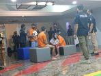 rekonstruksi-kasus-pesta-seks-sesama-jenis-gay-di-apartemen-kuningan-suite.jpg