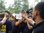 rekonstruksi-pembunuhan-siswi-smp_20151124_225526.jpg