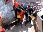 rekonstruksi-pembunuhan-yuyun-di-lubuk-baja_1_20160420_095343.jpg