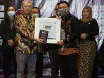 rektor-uhamka-raih-gelar-indonesia-academic-leader-tahun-2020.jpg