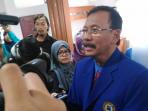 rektor-unisba-m-thaufiq-siddiq-boesoirie_20160308_183323.jpg