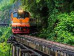 rel-kereta-api-kematian-di-provinsi-kanchanaburi-di-thailand-7786.jpg