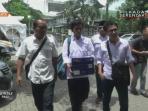 relawan-ahok-laporkan-kejanggalan-survei-kedaikopi_20161101_220857.jpg