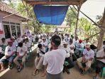 relawan-bantu-nelayan.jpg