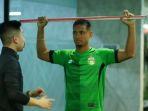 renan-da-silva-sedang-terapi.jpg