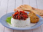 resep-nasi-ayam-tumis-mercon.jpg